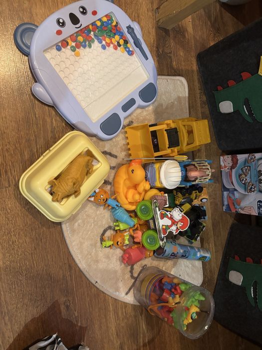 Віддам безкоштовно іграшки