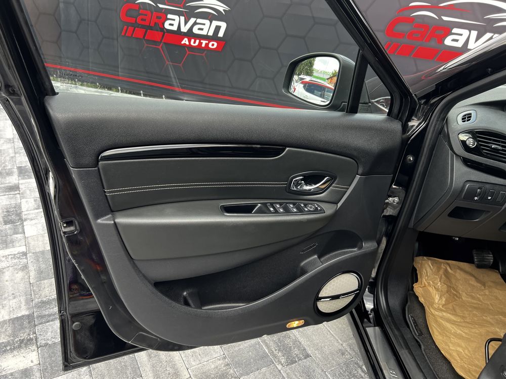 Renault Grand Scenic Bose из Швейцарии