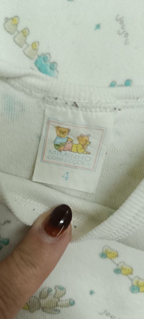 2 bodys de manga comprida para bebé.. usados. 4 meses