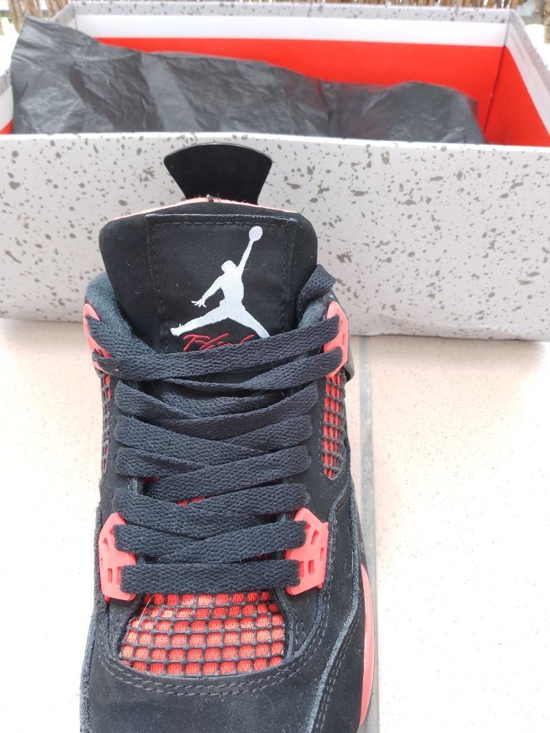 Air Jordan thunder black red roz. 37,5