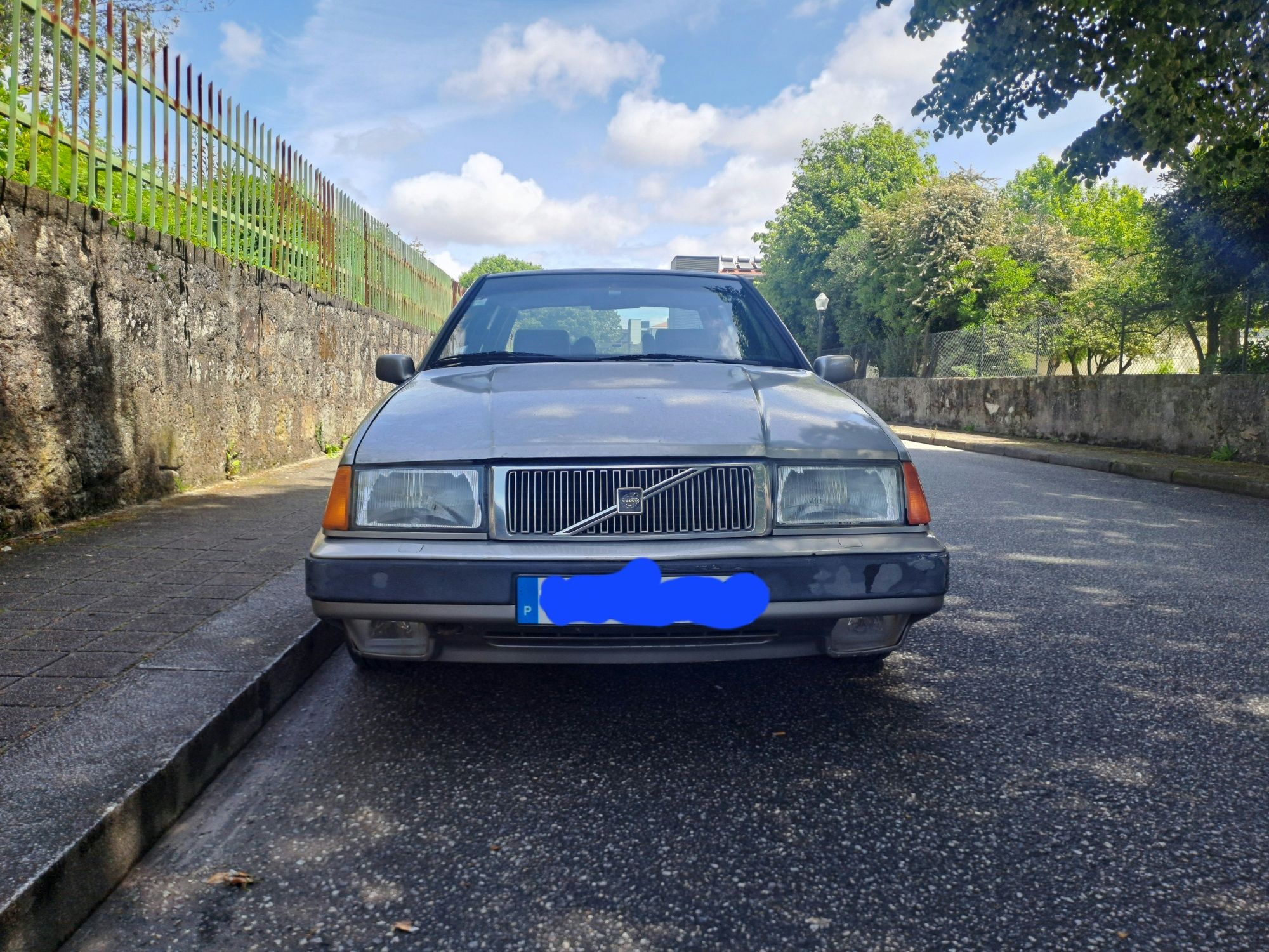 Volvo 460 GLE 1992 – Clássico com estilo e conforto!