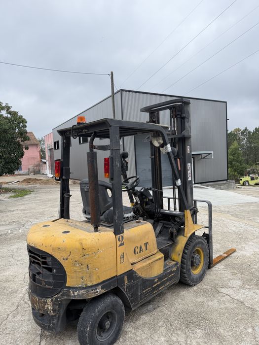 Empilhador CAT 2.0t gasóleo