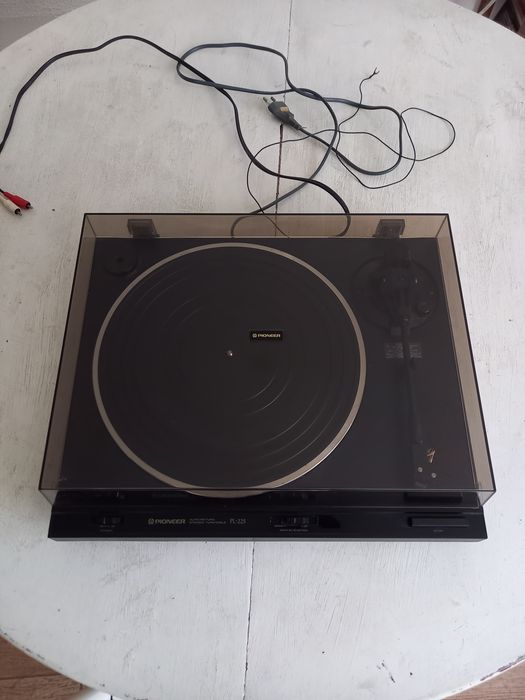 Gira discos Pioneer Pl-225
