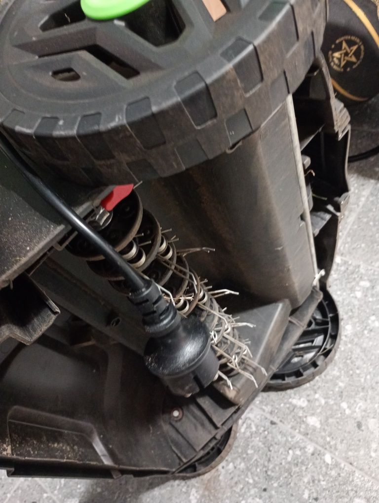 Wertykulator aerator
