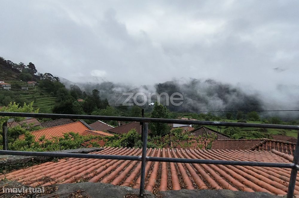 Moradia T4 c\ Vistas Deslumbrantes e Terreno 10 000m2 no Gerês