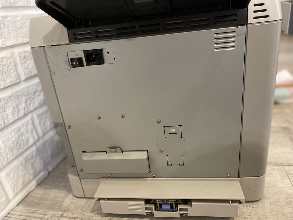 принтер HP Color LaserJet 2600n