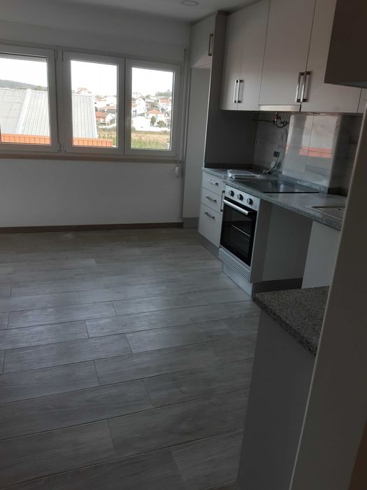 Apartamento T2 Renovado Bairro Ganilhos