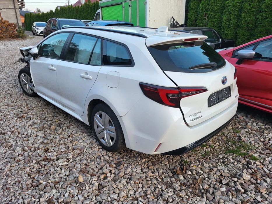 Toyota Corolla 2024 hybrid combi