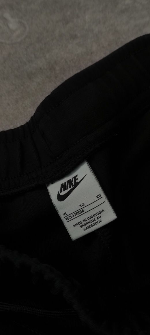 Штани Nike tech fleece