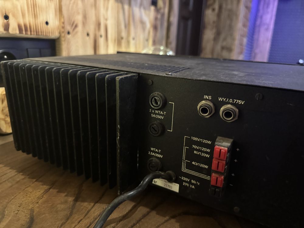 Wzmaczniacz WM-5121