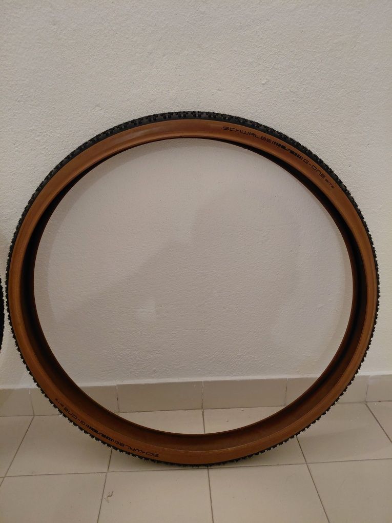 Pneus Schwalbe G-One Bite (700x45) - Novos