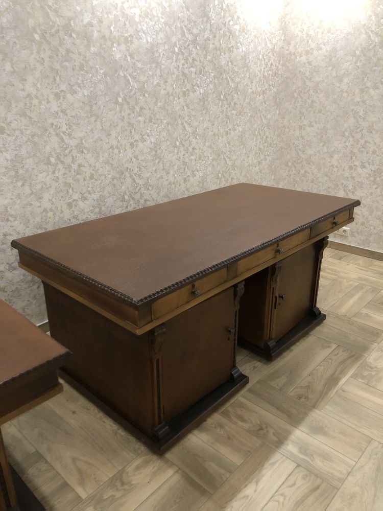 Письменный стол с натурального дуба в кабинет, антиквариат