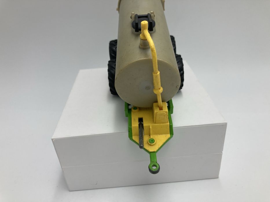 Siku Farmer 2252 1:32 Przyczepa beczkowa beczkowóz