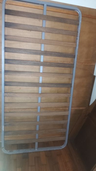 Estrado de Cama de Solteiro