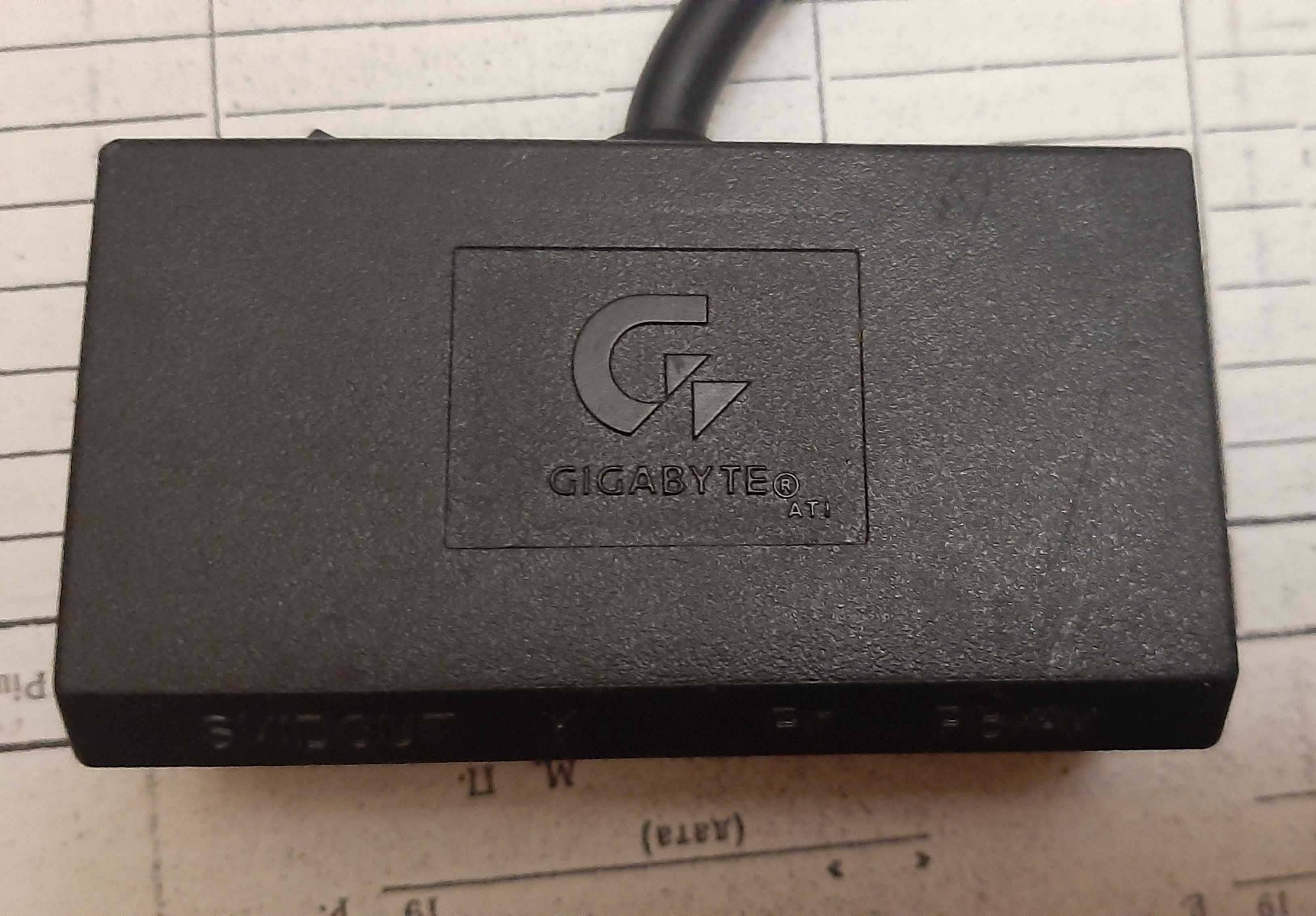 Переходник Gigabyte к компьютерным видеокартам