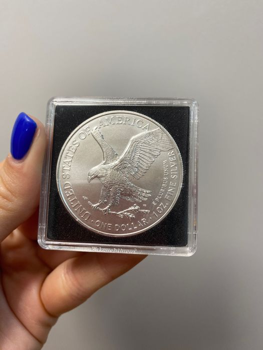 Серебряная монета 1$ США 2022, с украинской символикой.