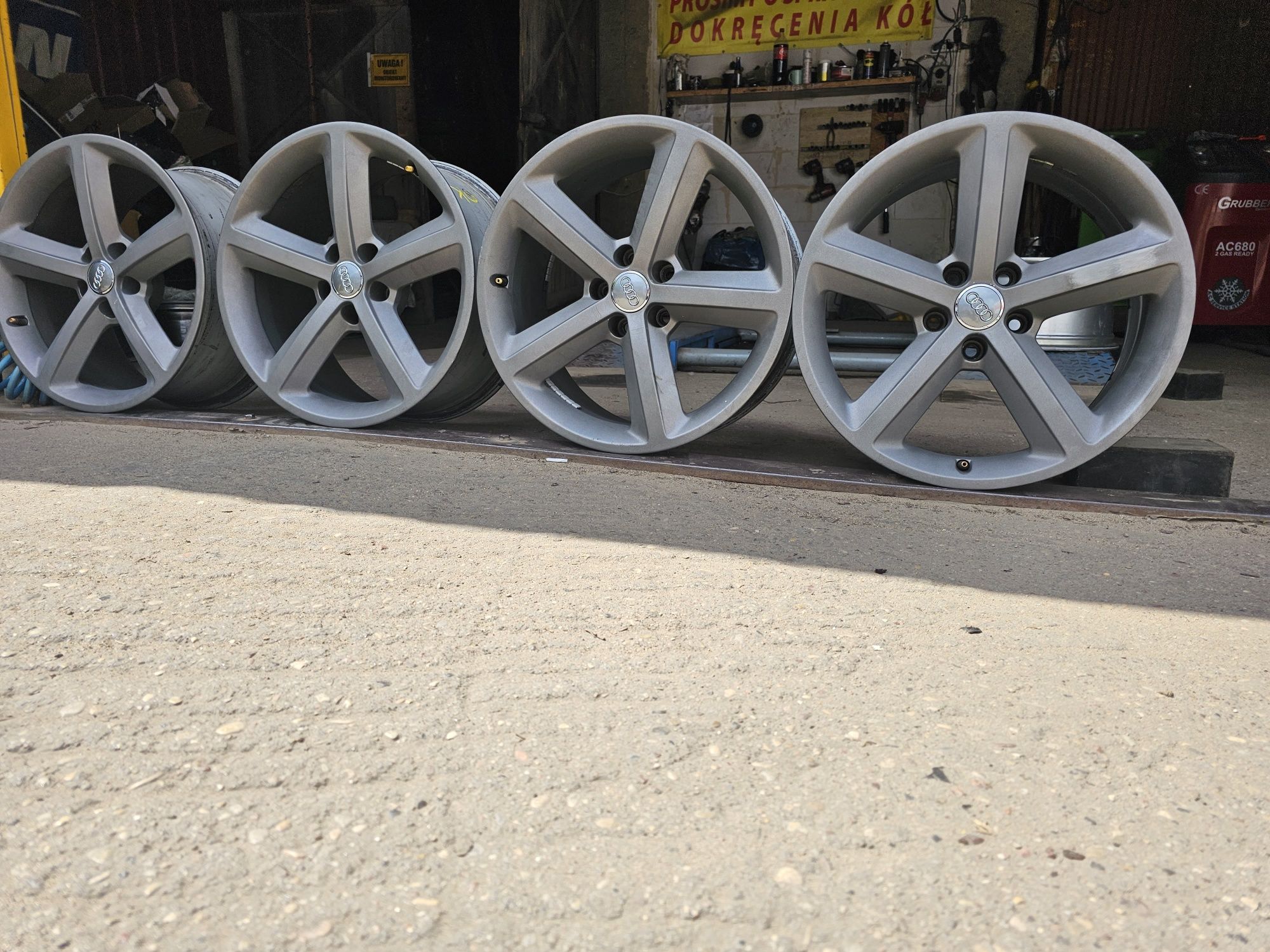 Felgi Aluminiowe Audi A5 R18 5x112 ET29-8.5J