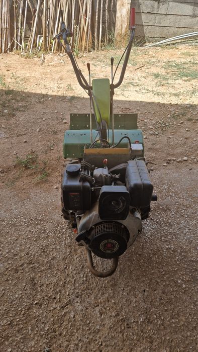 Motocultivadora marca Grilo