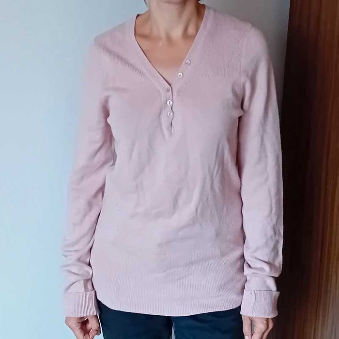 sweter pudrowy róż ciepły