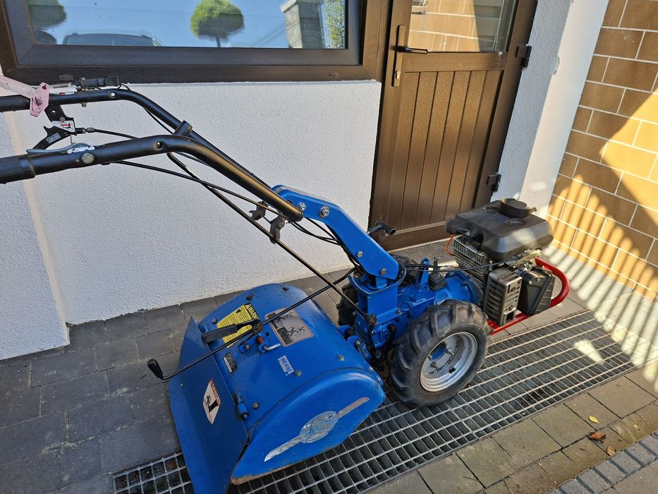 Wynajem GLEBOGRYZARKI spalinowe z napędem , usługi -DOWÓZ