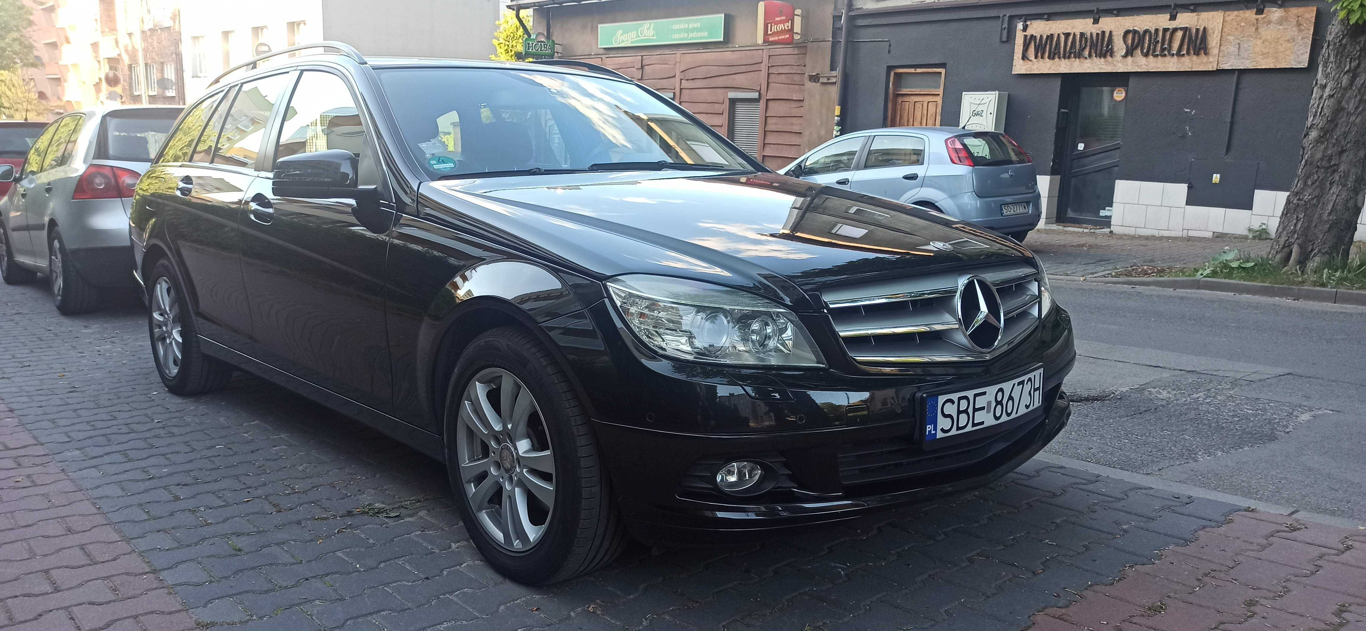 Mercedes W204 kombi C200 kompessor oryginalny lakier bezwypadkowe NAVI