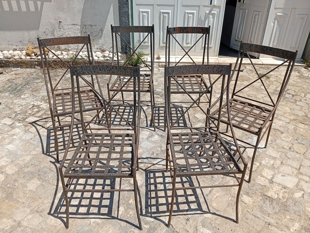 Cadeiras de jardim em ferro
