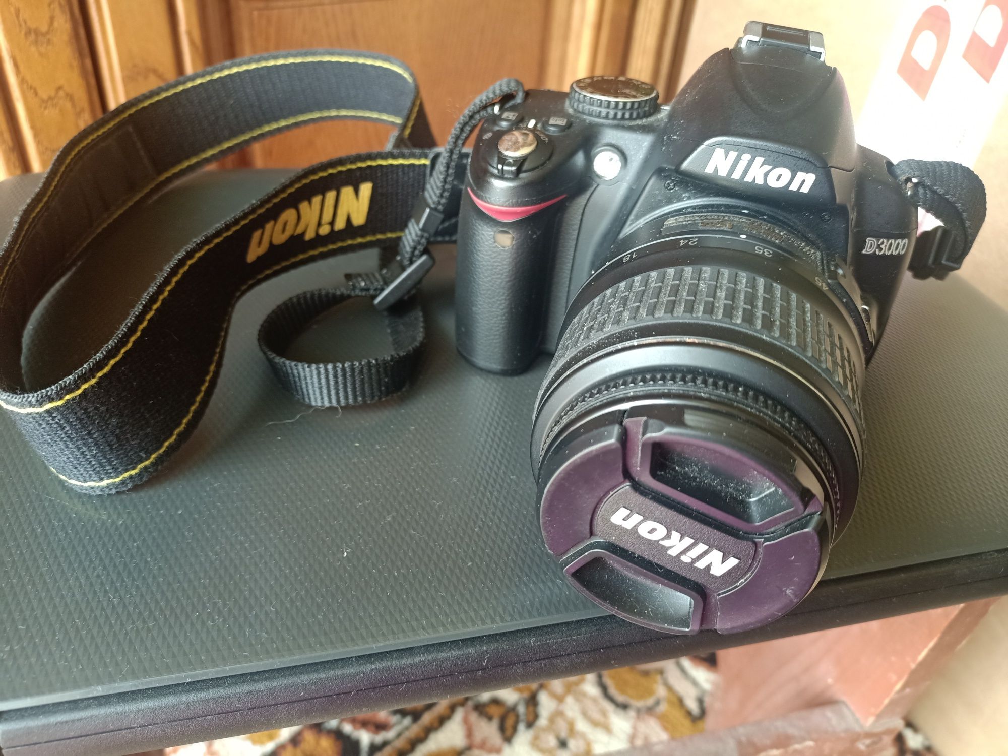 Nikon D3000 lustrzanka