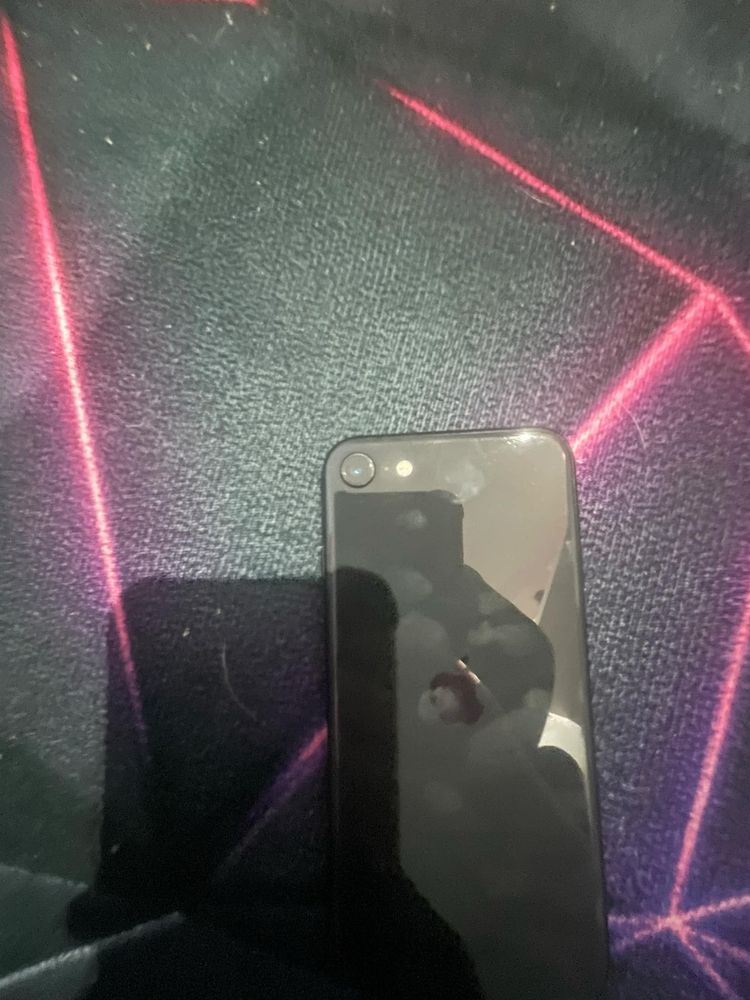 iphone se z 2020 roku
