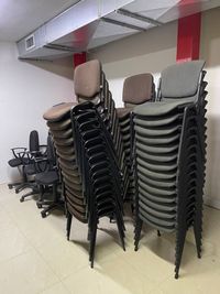 РАСПРОДАЖА большого офиса стулья кресла стільці крісла