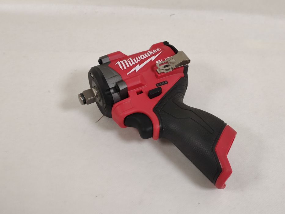 Акумуляторний ударний гайковерт 1/2″ Milwaukee 2563-20 M12 FUEL тушка