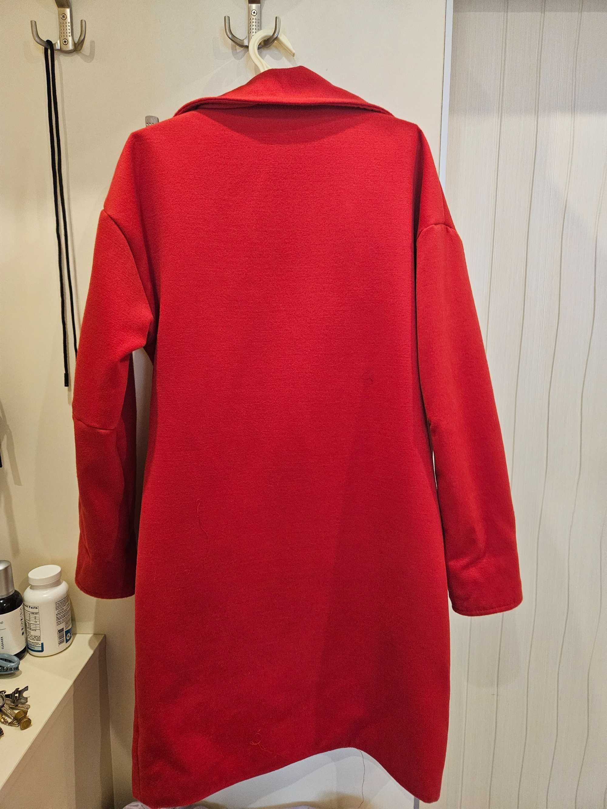 Нове червоне кашемірове пальто