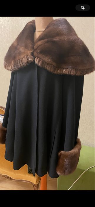 Полупальто с норкой  состояние идеальное  .крой свободный подойдет  от