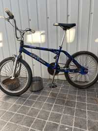 Bicicleta BMX GT