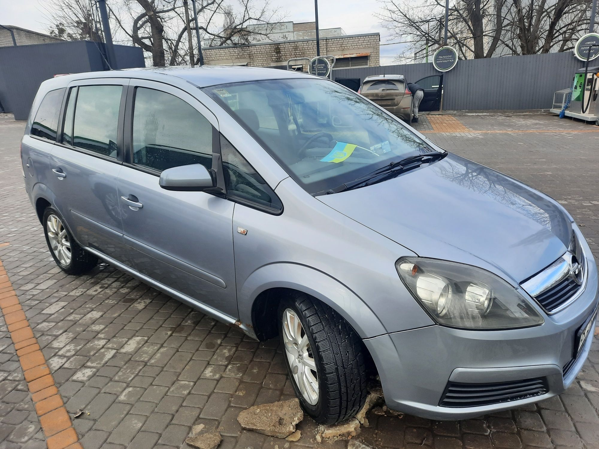 Zafira b 2.2 бензин