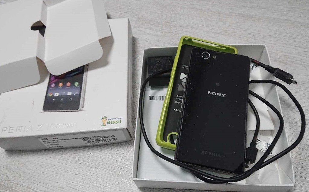 Czarny Sony Xperia Z1 COMPACT