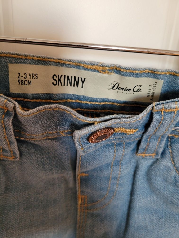 Nowe spodnie jeans dziecięce 98cm Denim & Co