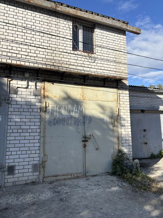 Продам гараж капитальный кирпичный двухэтажный с подвалом