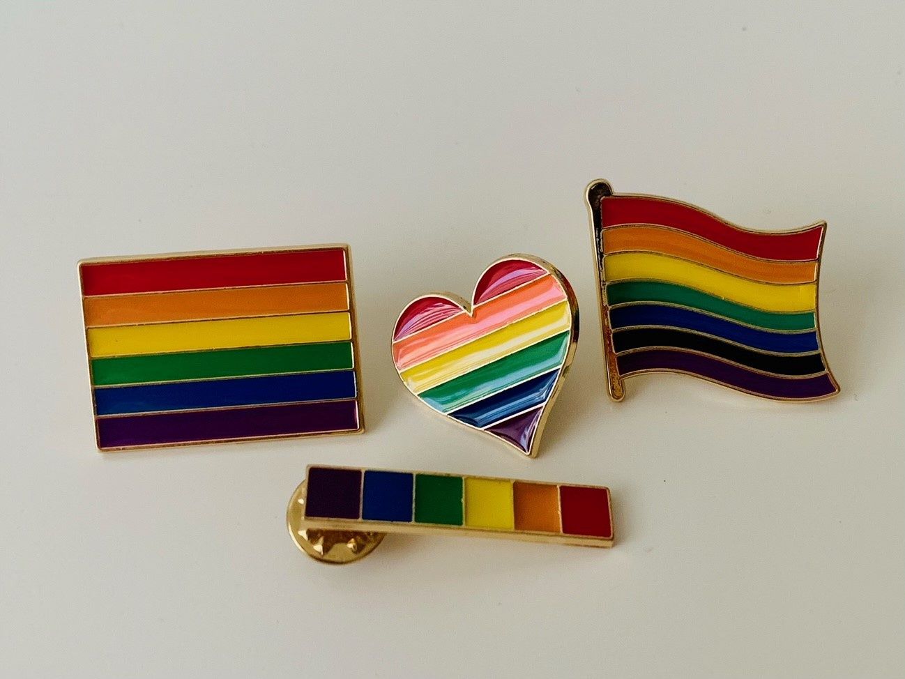 Значок LGBT pride радужный флаг ЛГБТ череп радуга Амстердам Amsterdam