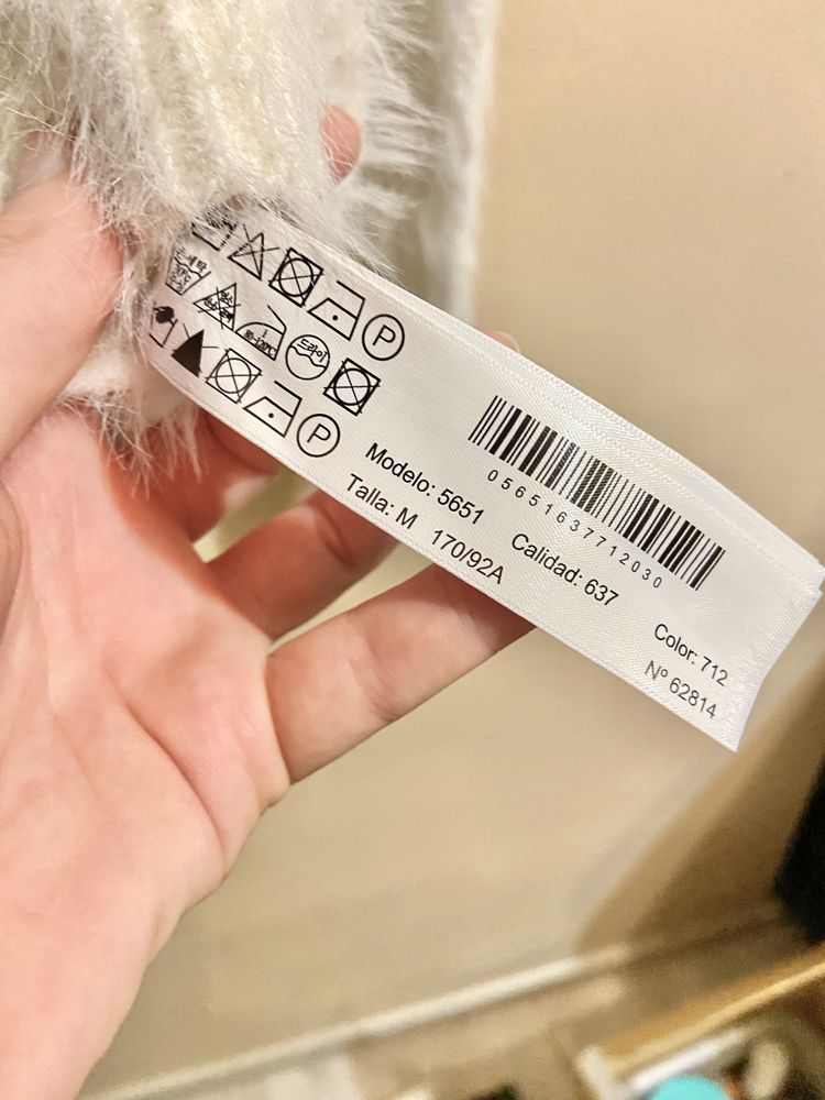 Biały puchaty kardigan oversize Massimo Dutti rozm. M / 38