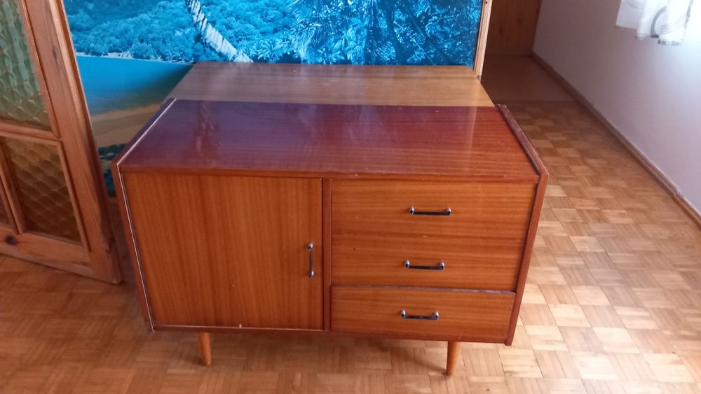 Meble z PRL szafa.komoda.wersalka stan bdb