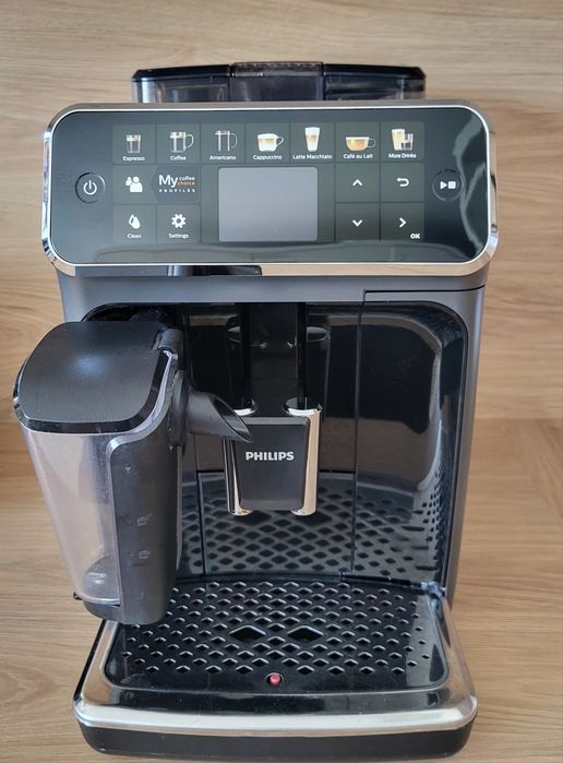 Ekspres PHILIPS LatteGo 5400