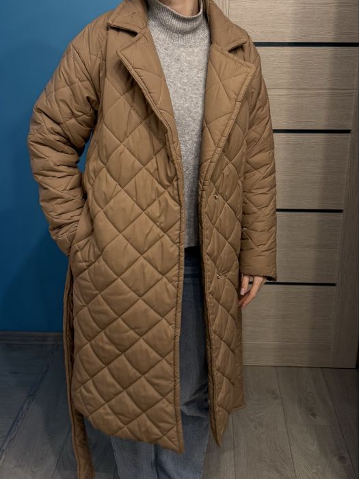 Пальто стьобане з поясом