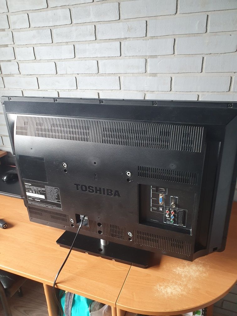 Телевізор Toshiba 32E2533D