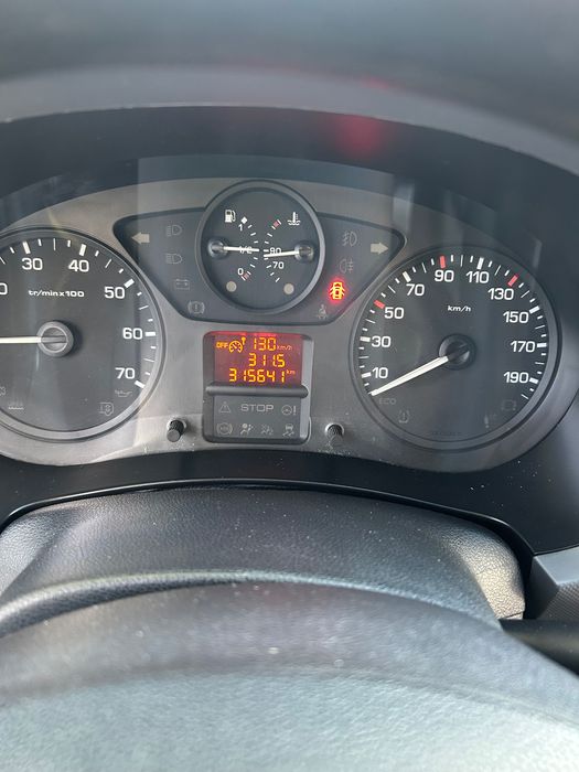 Peugeot partner 3 lugares 1.6 HDi ano 2017