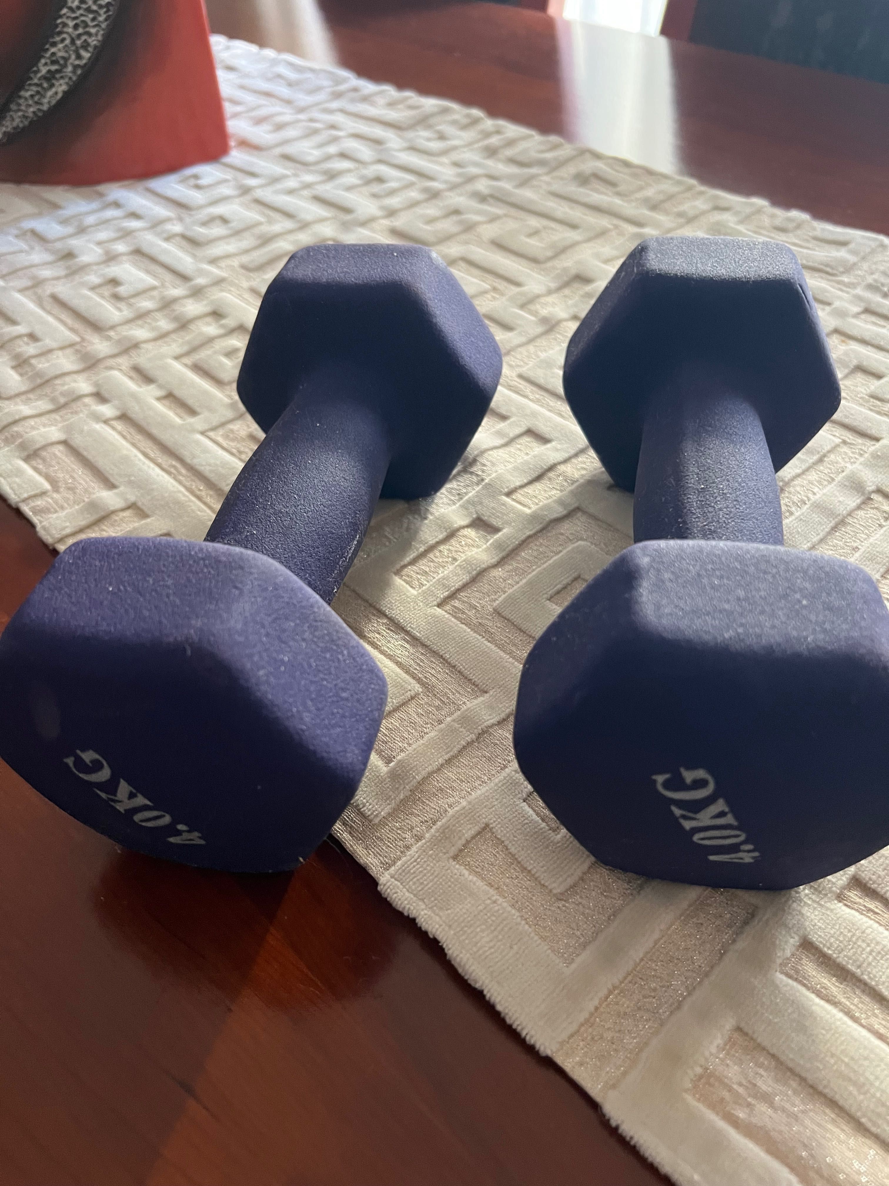 Halteres de ferro revestidos neopreno. Par de 4kg Unofit