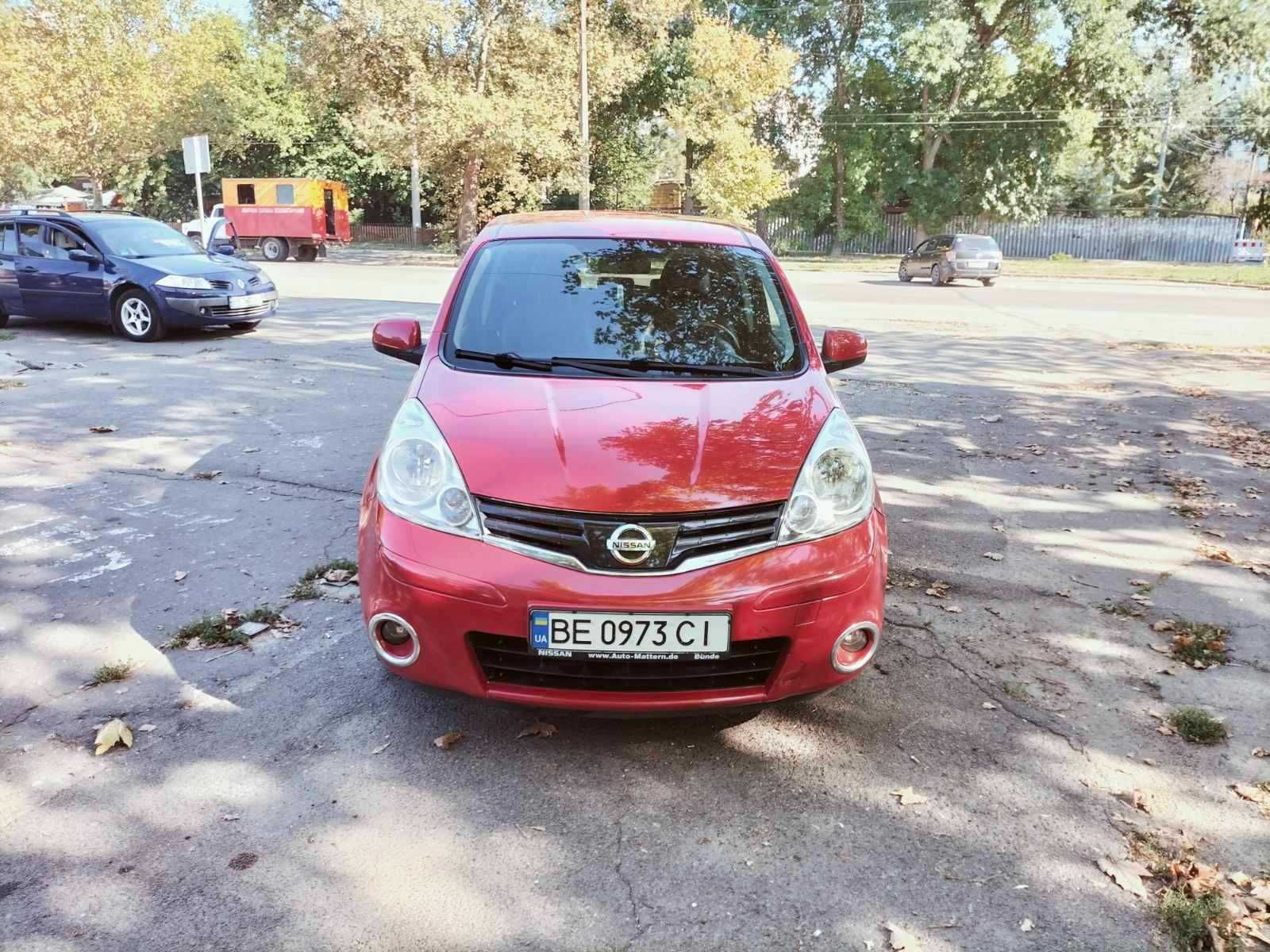 Nissan Note 2013 року 1,5 л. /дизель