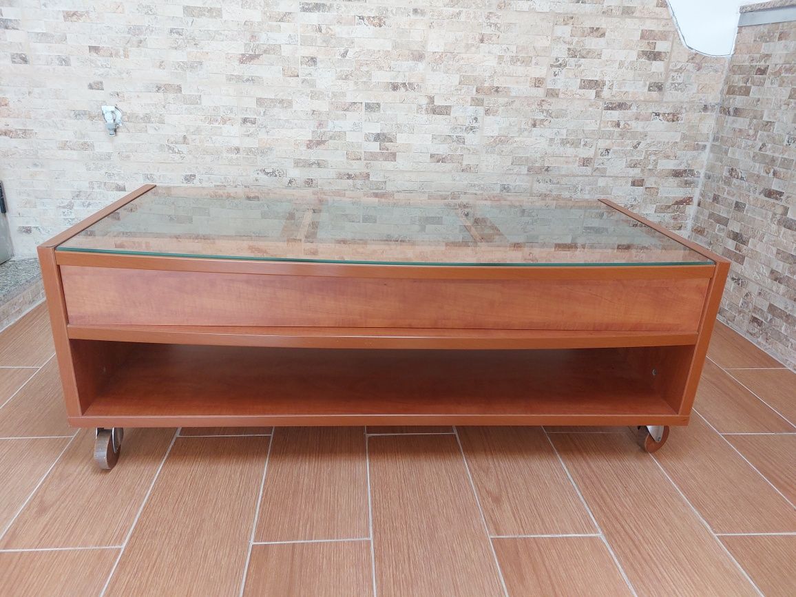 Mesa de centro de sala ou para TV com gaveta