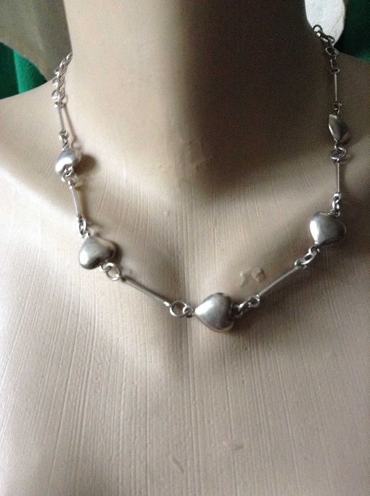 набор украшений из серебра.