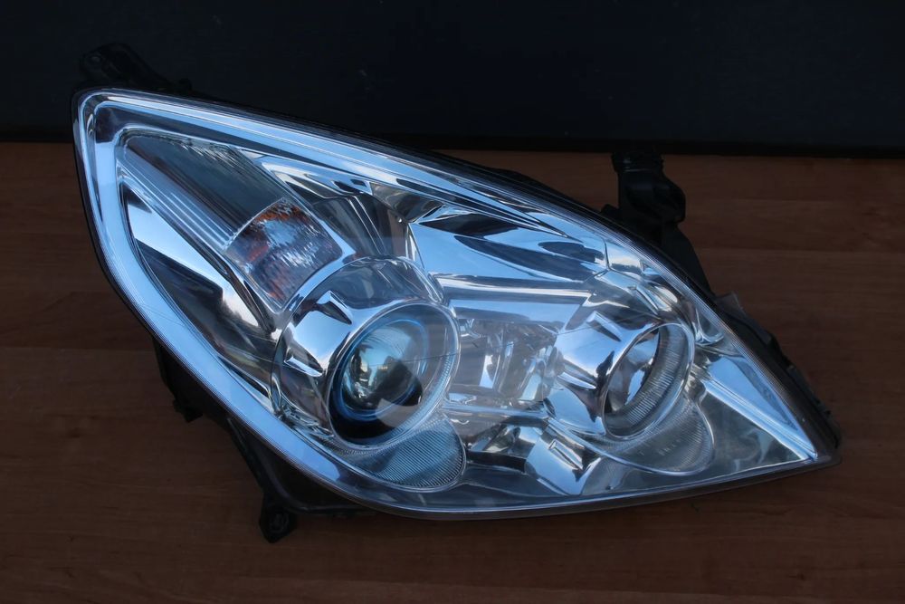LAMPA PRAWA PRZÓD PRZEDNIA PRAWA JASNA BI-XENON SKRĘTNY OPEL VECTRA C SIGNUM LIFT EUROPA 13170934 IGŁA