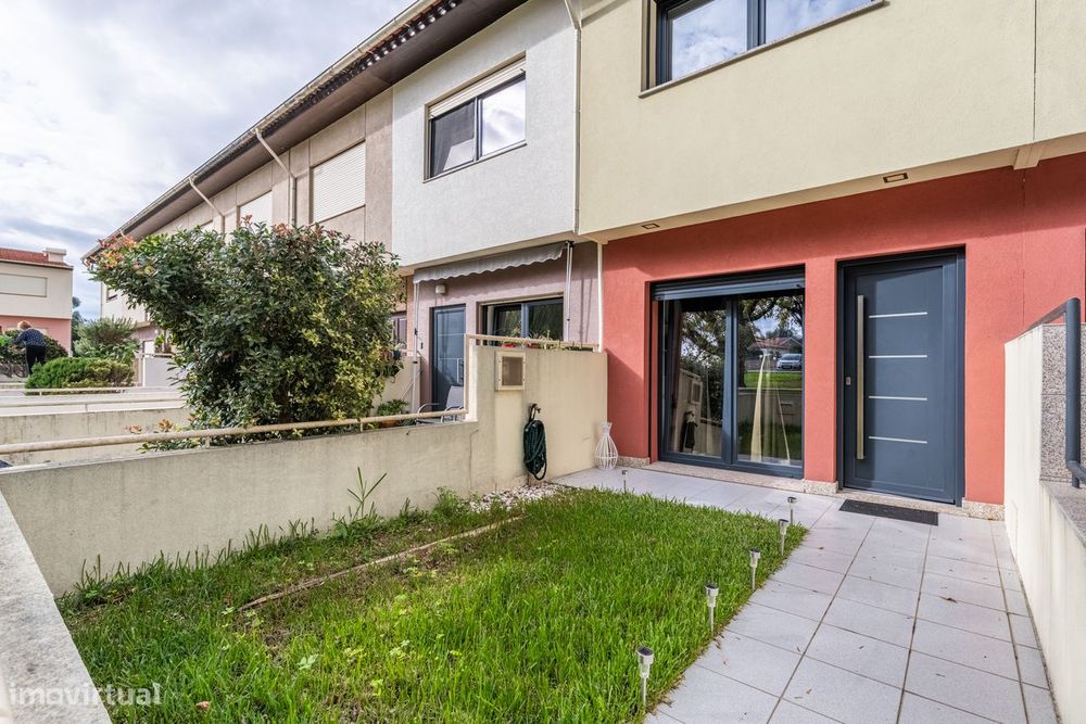 Moradia em banda T3 no centro de Amares